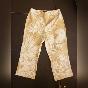 New York & Company Capri Pants